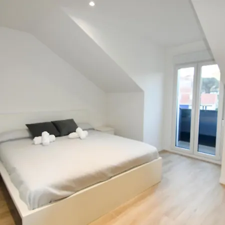 ático De Lujo Con Piscina Y Mini Golf En La Playa Loredo