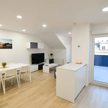 ático De Lujo Con Piscina Y Mini Golf En La Playa Loredo