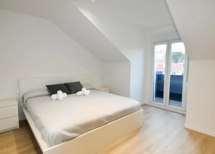 Atico De Lujo Con Piscina Y Mini Golf En La Playa Loredo