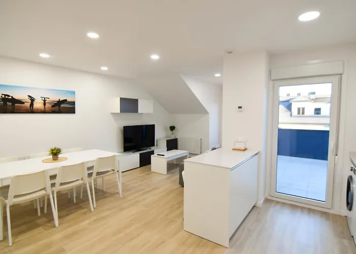 Atico De Lujo Con Piscina Y Mini Golf En La Playa Loredo