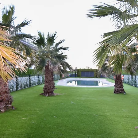 Atico De Lujo Con Piscina Y Mini Golf En La Playa *