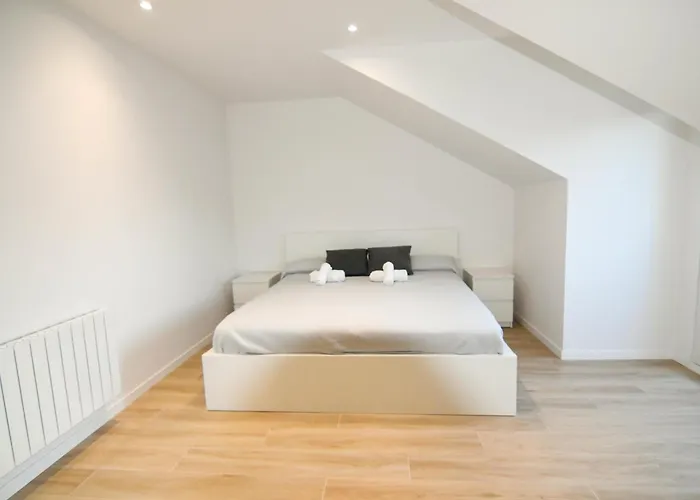 Atico De Lujo Con Piscina Y Mini Golf En La Playa Loredo